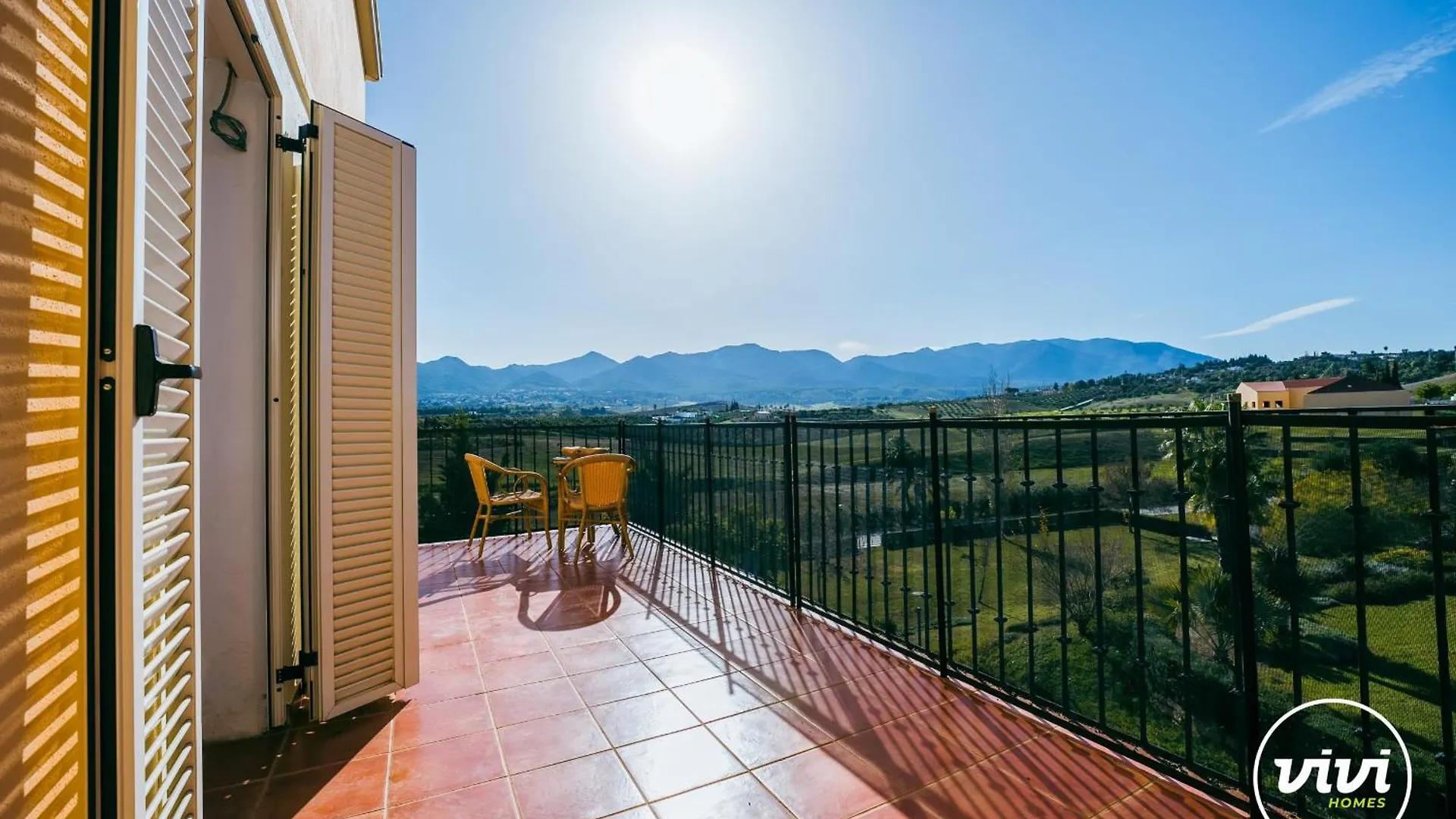 Vivi Homes - Casa Duque Pool, Gym, Terrace & Golf Alhaurín de la Torre